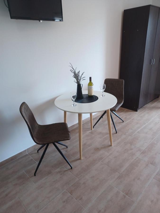 Apartmani Miletic Jelsa  Bagian luar foto