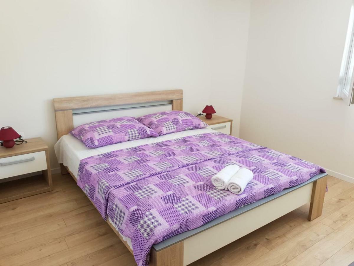 Apartmani Miletic Jelsa  Bagian luar foto